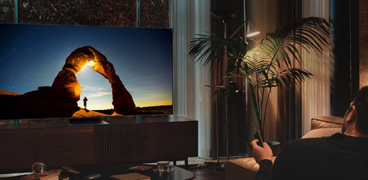 طراحی هوشمندانه تلویزیون 55 اینچ سامسونگ مدل Q77B